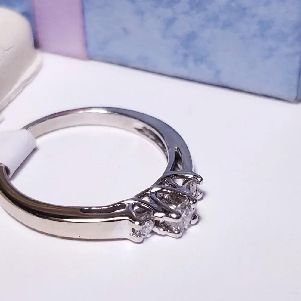 Estate .25ctw Natural Diamond Past Present Future 14Kt WG Anniversary Ring#20850 - Picture 4 of 6